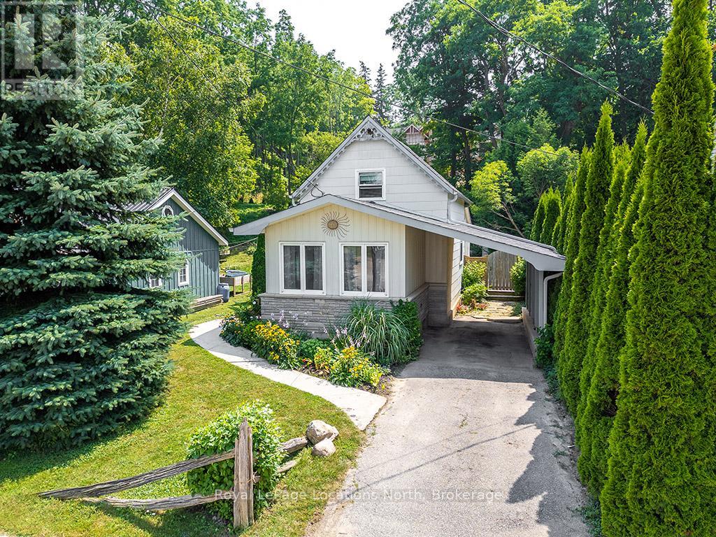 166 Clark St, The Blue Mountains, ON N0H 1J0