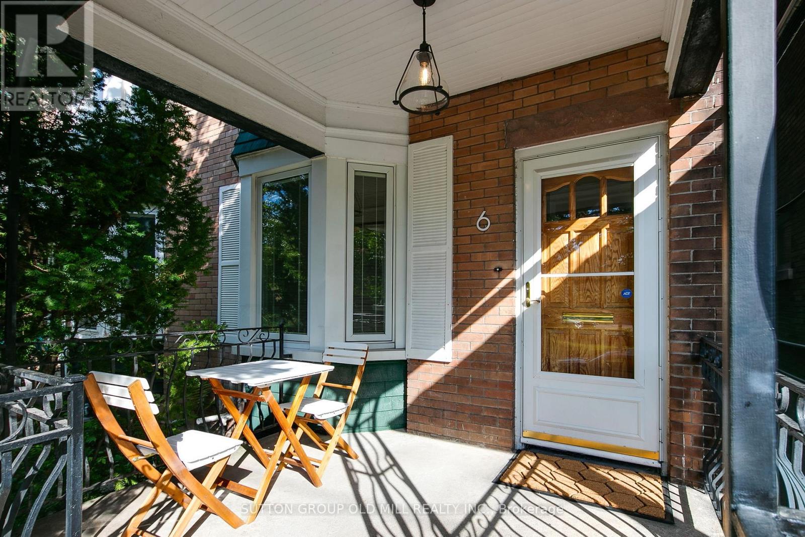 6 St Annes Rd, Toronto, ON M6J 2C1