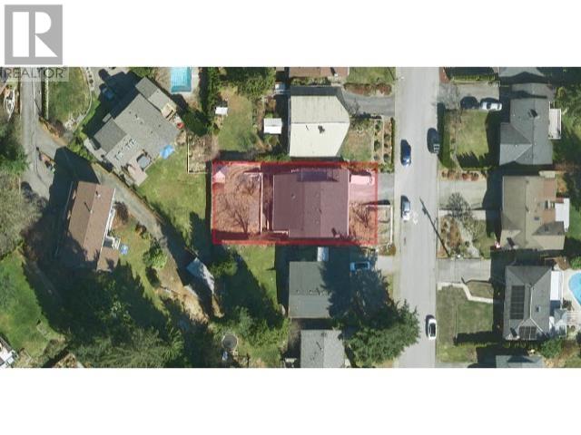 982 Saddle St, Coquitlam, BC V3C 3N5