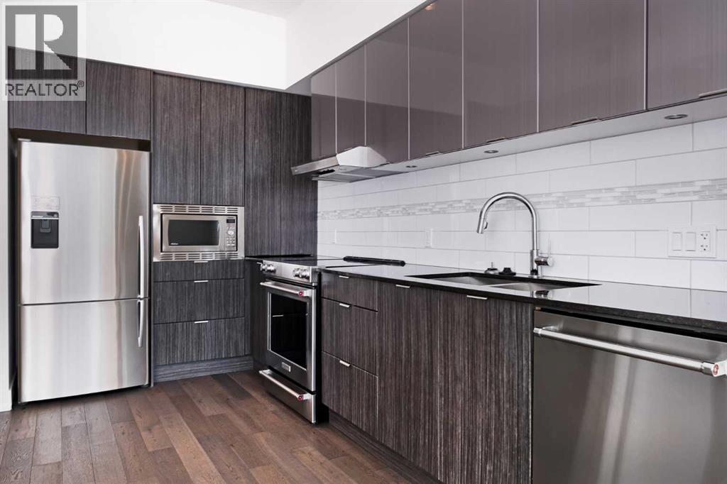 930 6 Avenue Sw Unit 3007, Calgary, AB T2P 1J3