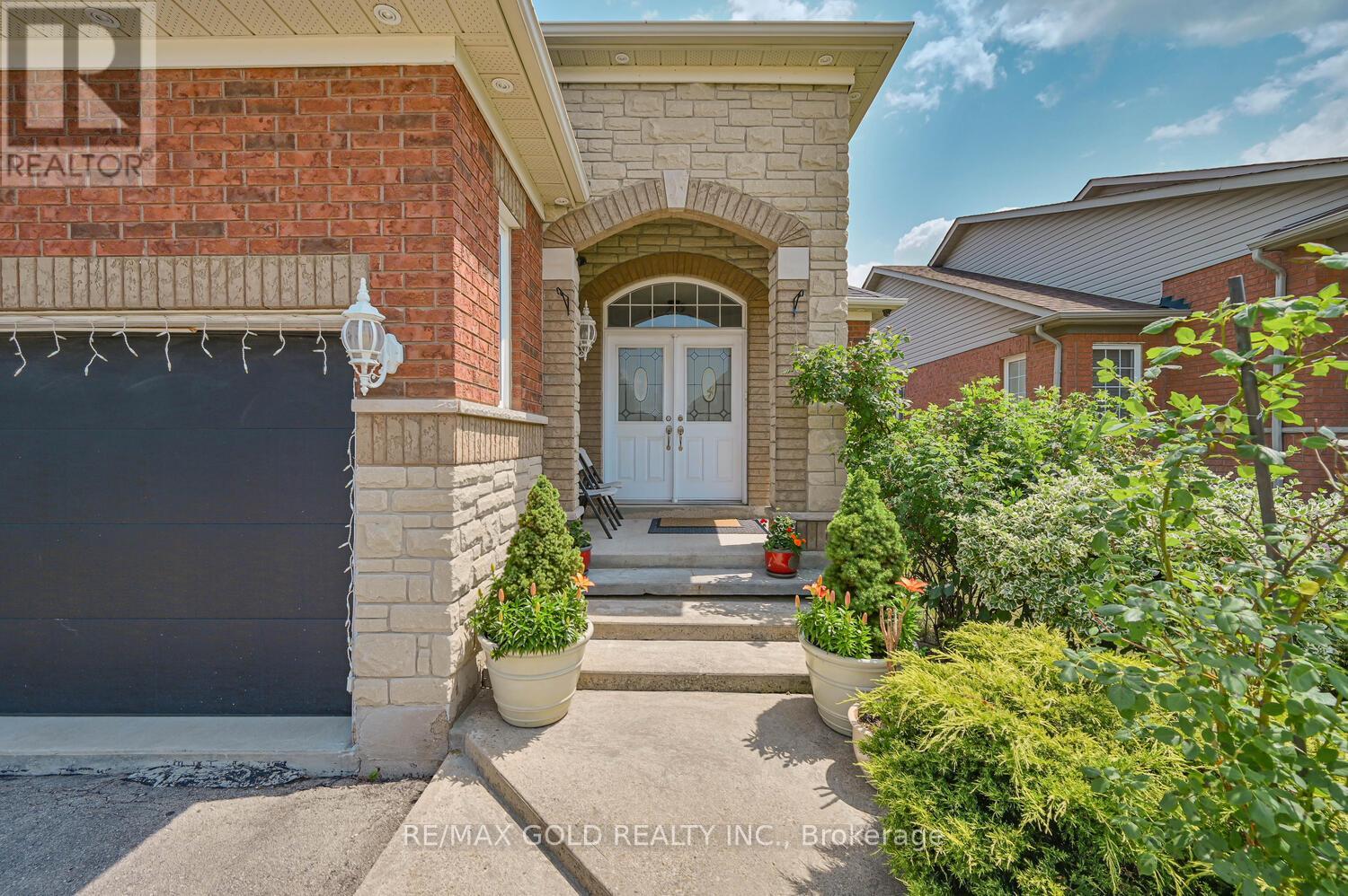 46 Cobblestone Ct, Brampton, ON L6R 2S2