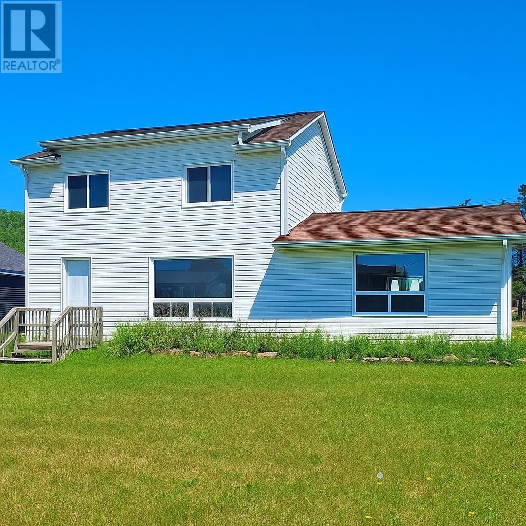 2 Howe St, Marathon, ON P0T 2E0