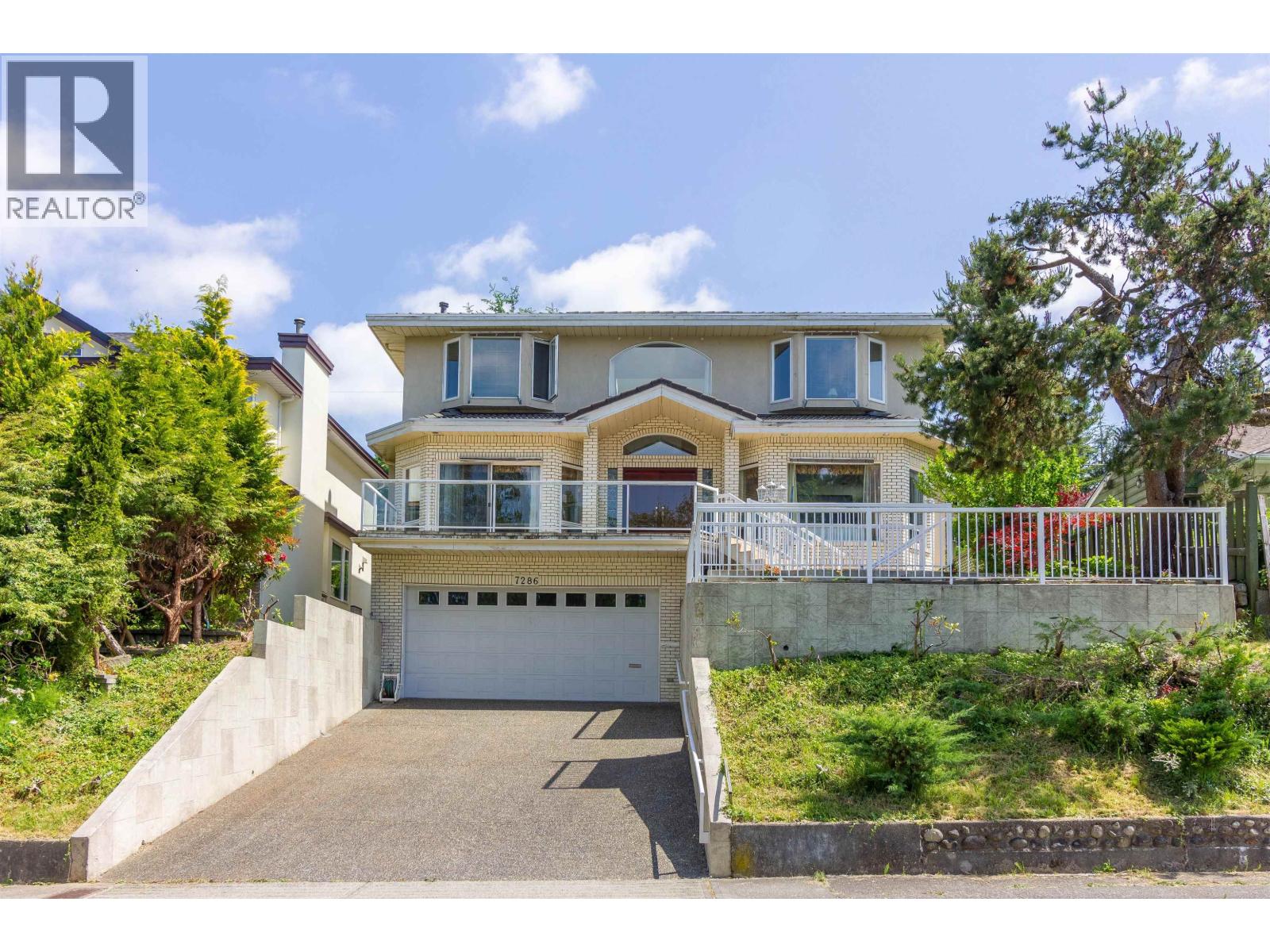 7286 Barnet Rd, Burnaby, BC V5A 1E2