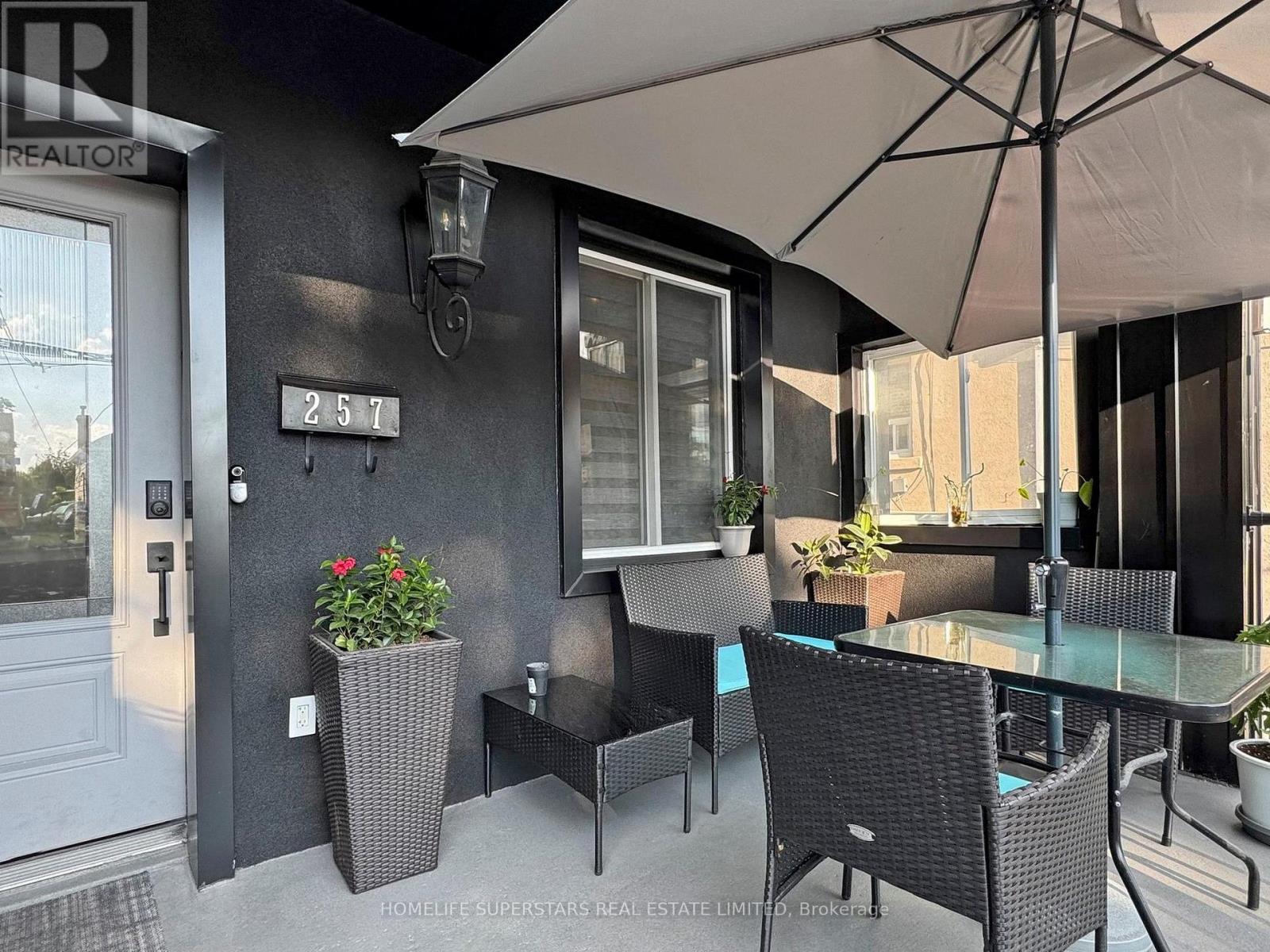 257 Prescott Ave, Toronto, ON M6N 3G9