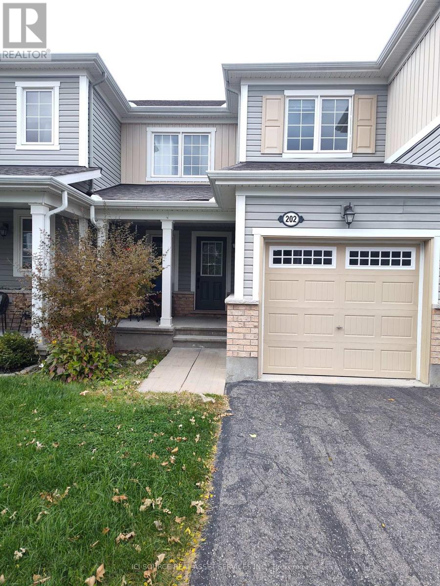 202 Conifer Creek Cir, Ottawa, ON K2M 0M2