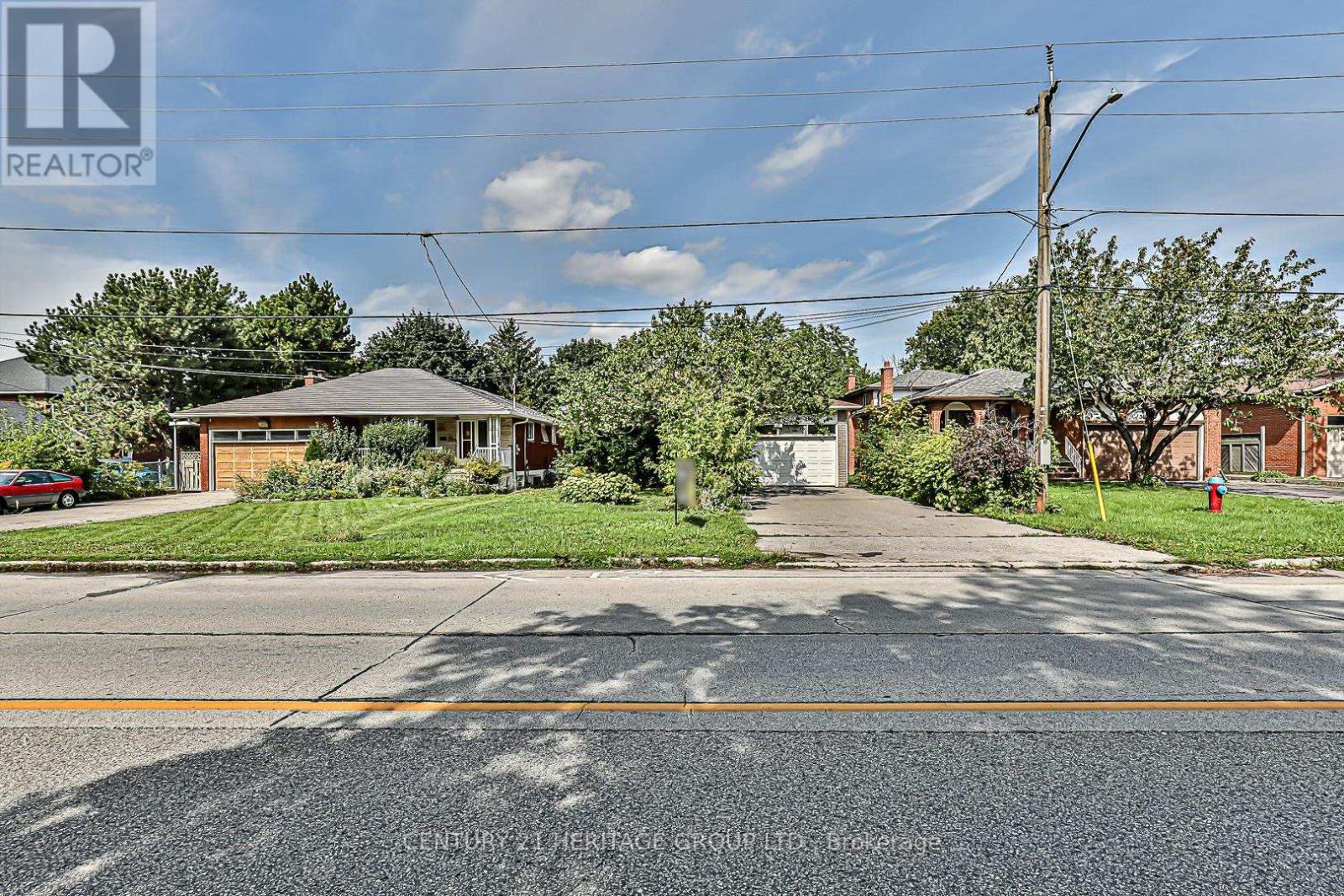 40 Weldrick Rd W, Richmond Hill, ON L4C 3T8