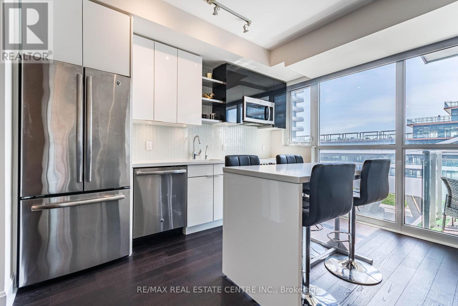 511 33 Shore Breeze, Toronto, ON M8V 0G1