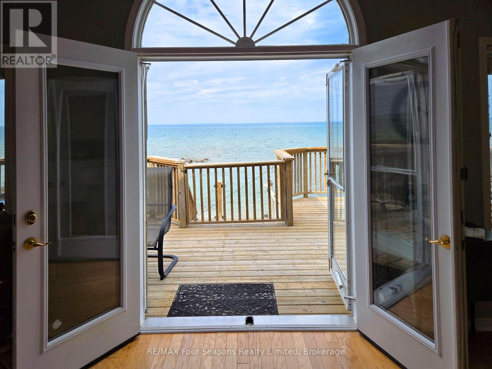 46 William Ave, Wasaga Beach, ON L9Z 2X3