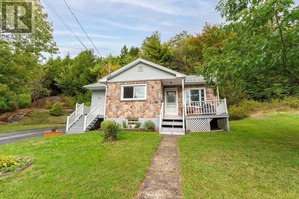 15 Breezy Ln, Lake Echo, NS B3E 1L9