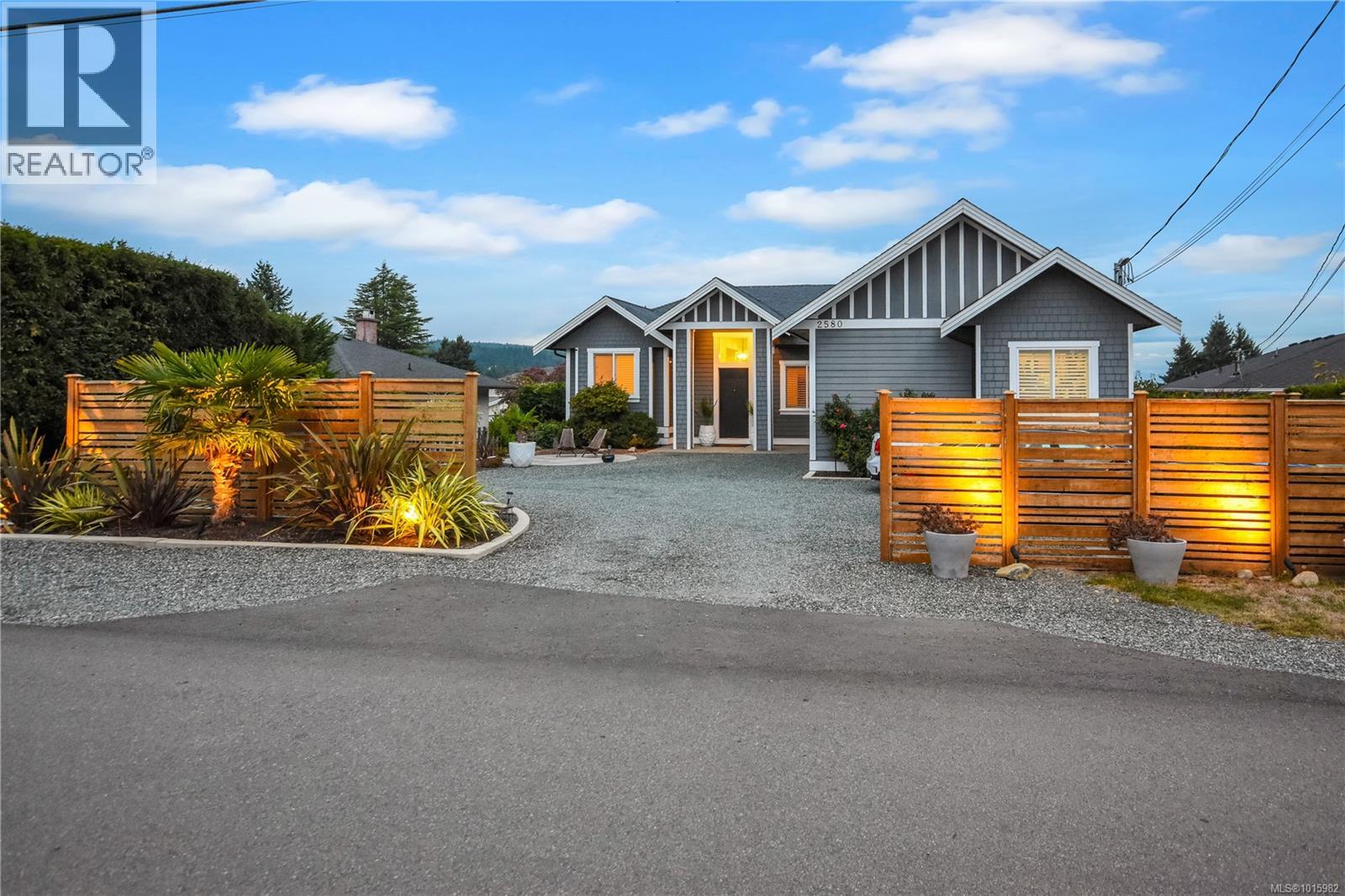2580 Holyrood Dr, Nanaimo, BC V9S 4K9