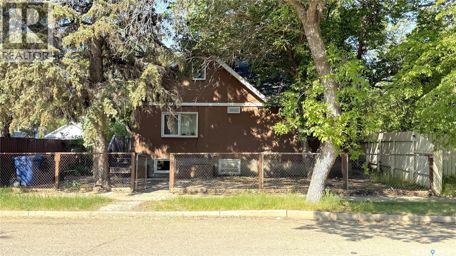 1271 107 Street, North Battleford, SK S9A 1Z4