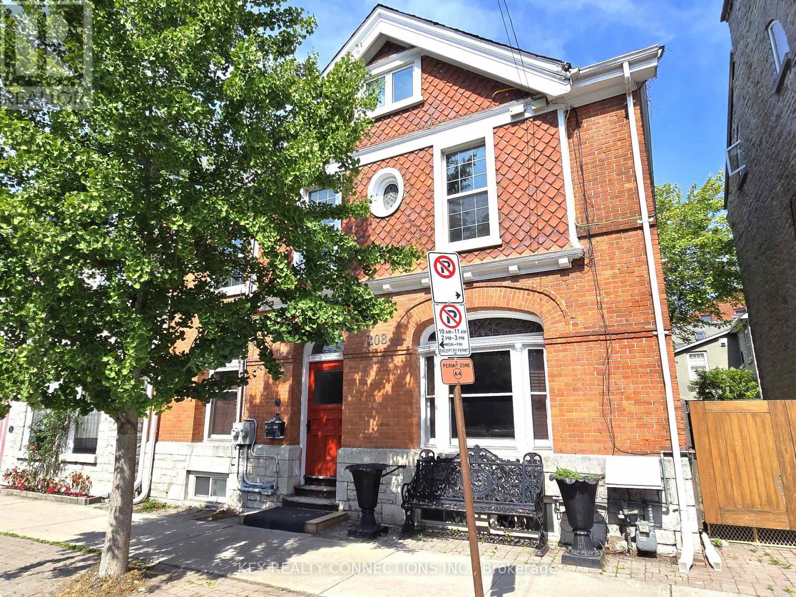 208 King St E, Kingston, ON K7L 3A4