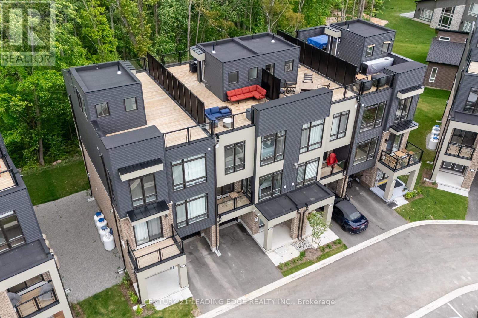 105 Marina Village Dr, Georgian Bay, ON L0K 1S0