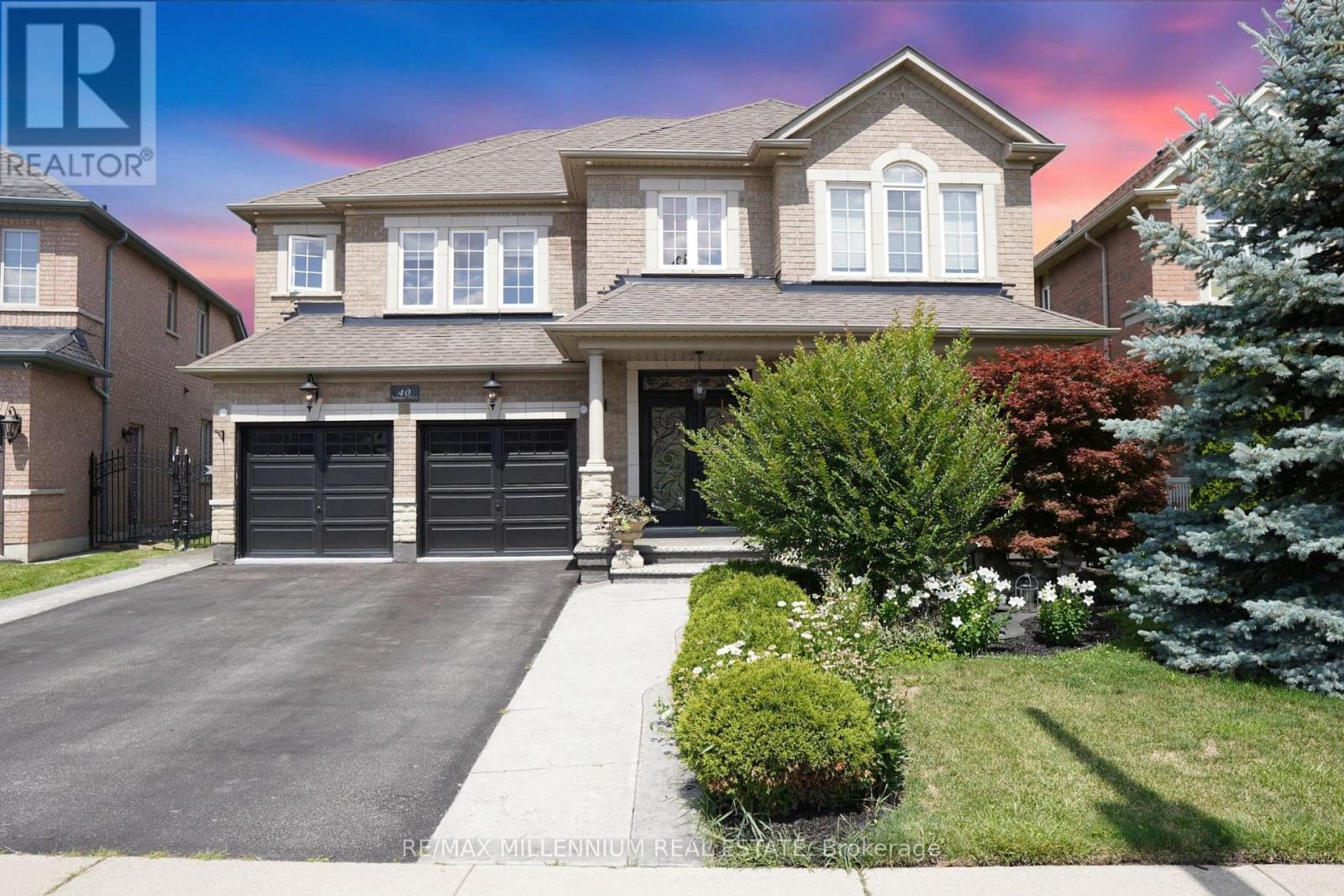 40 Rampart Dr, Brampton, ON L6P 2Z1