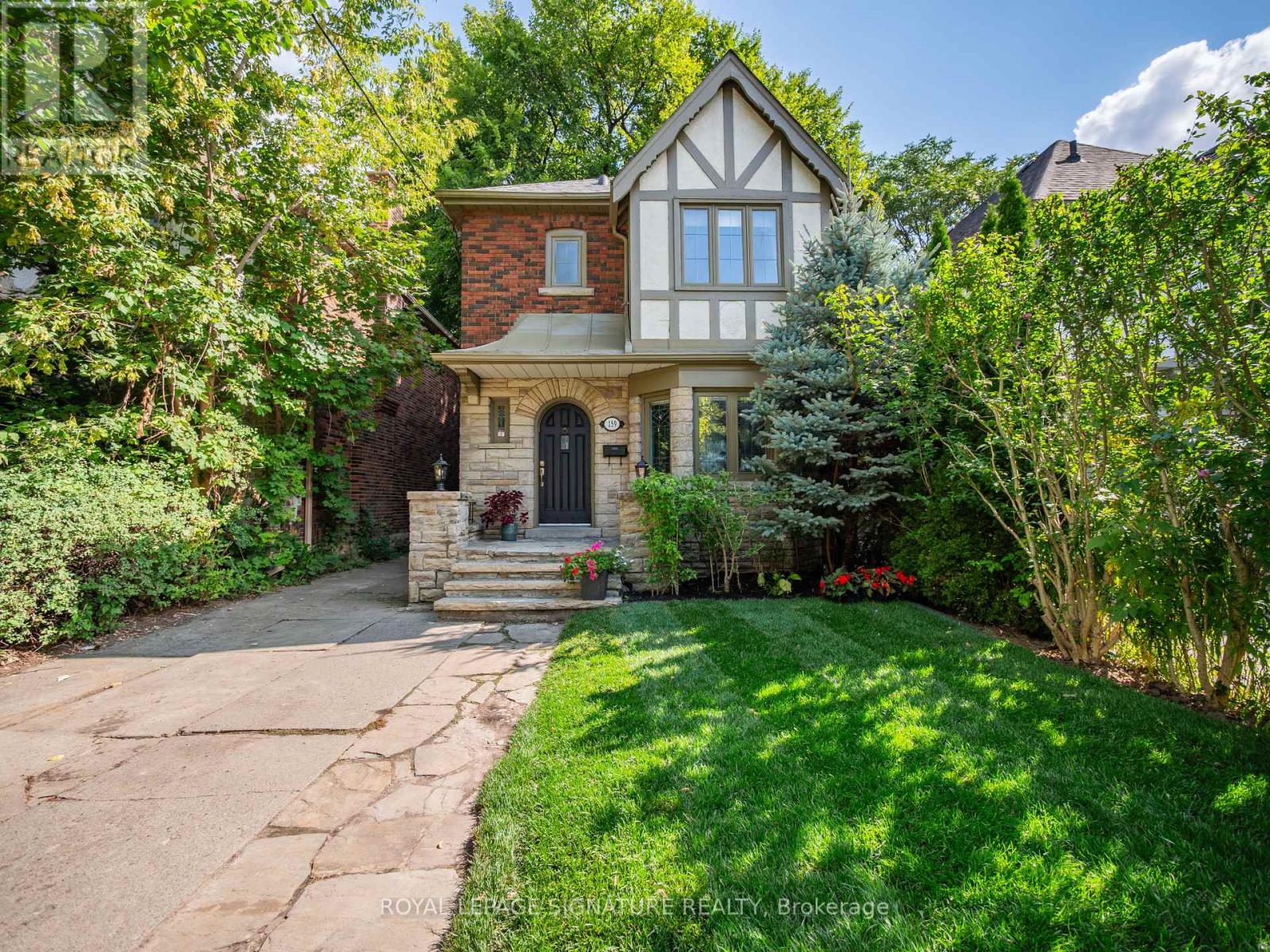 159 Chiltern Hill Rd, Toronto, ON M6C 3C3