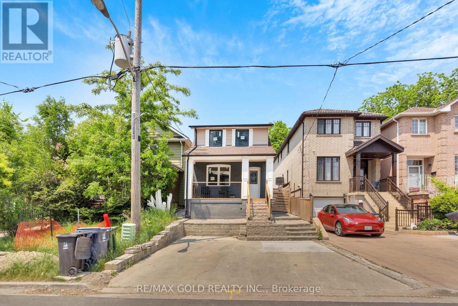 8 Fairglen Cres, Toronto, ON M9N 1S2