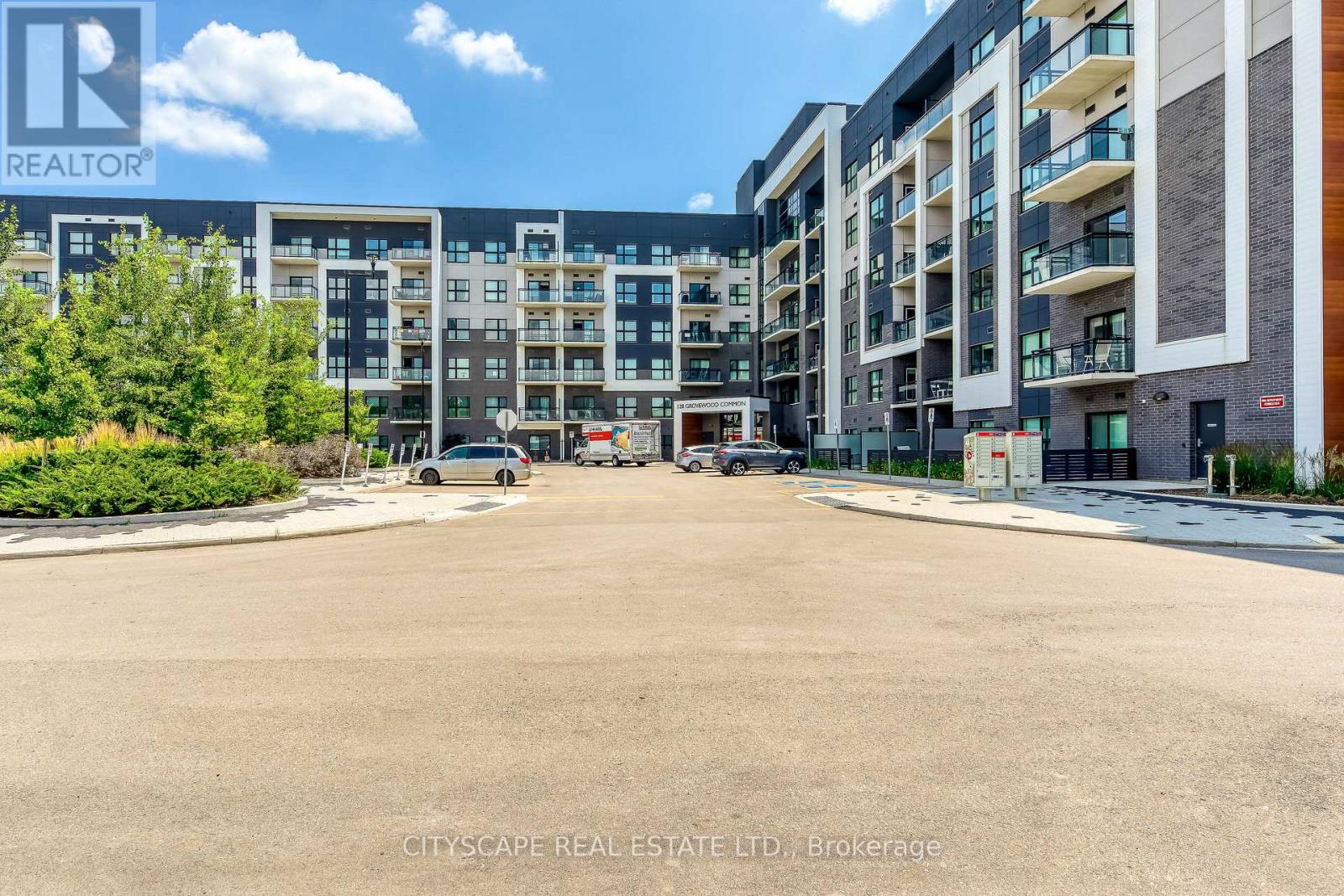 205 128 Grovewood Common, Oakville, ON L6H 0X3