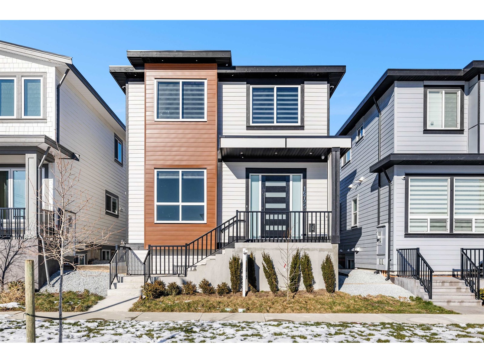 15 Avenue Unit 16725 #a, Surrey, BC V3S 9X7