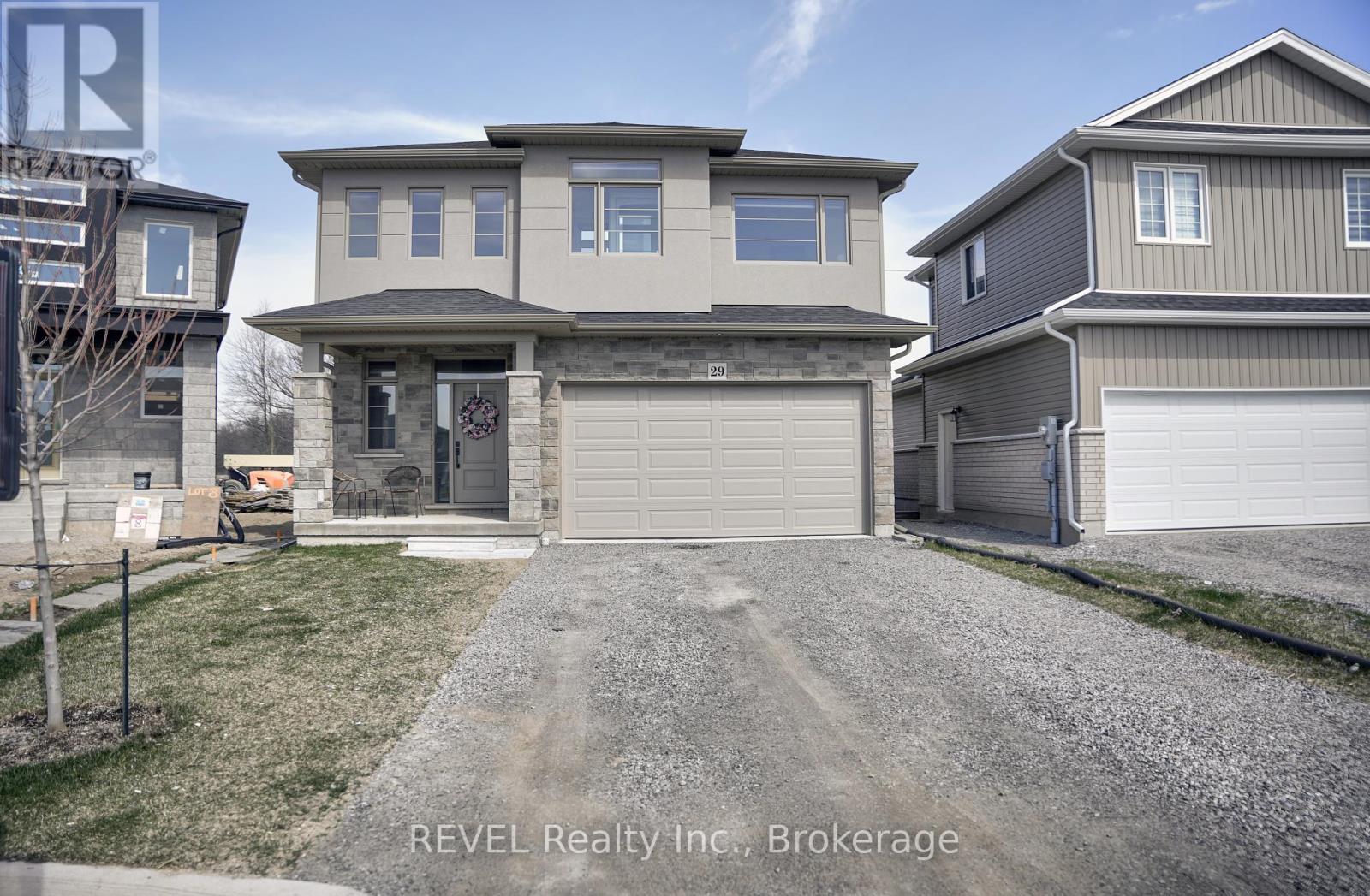 29 Elvira Way, Thorold Rolling Meadows, ON L2V 0M7