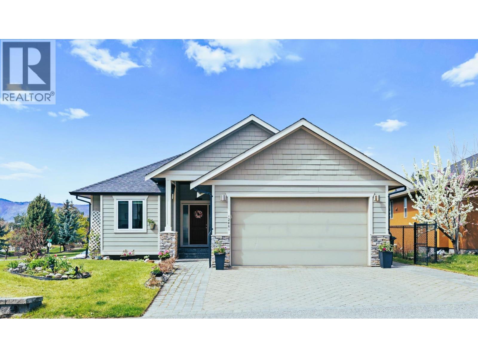 12801 Lake Hill Dr, Lake Country, BC V4V 2P7