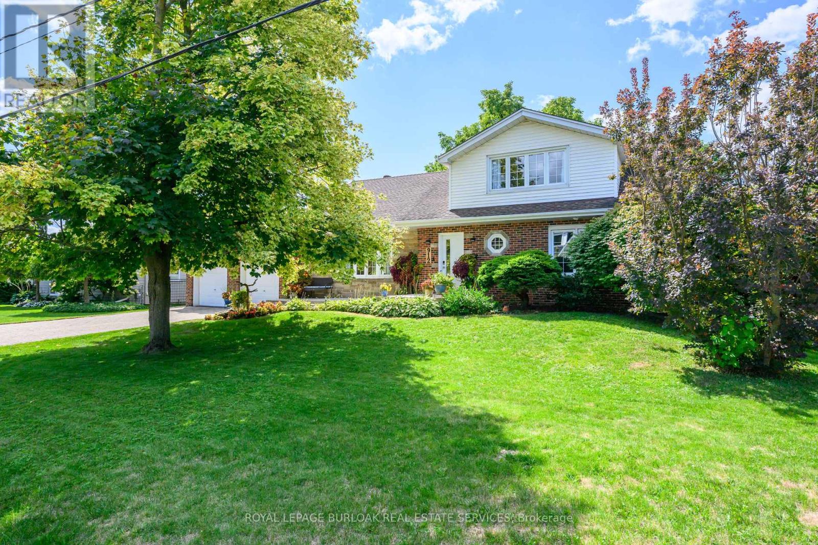 912 Boothman Ave, Burlington, ON L7T 1P4