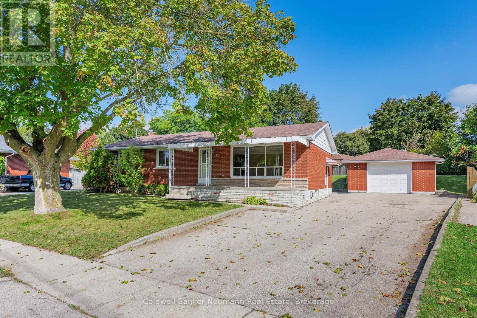 23 Sunnylea Cres, Guelph, ON N1E 1W3