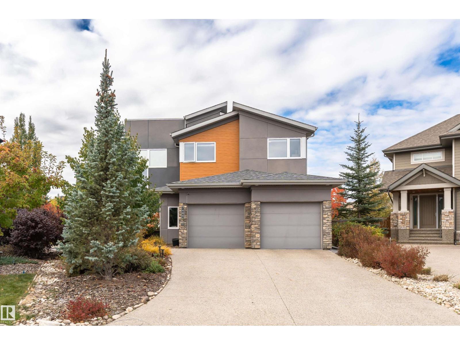 7404 May Cm NW, Edmonton, AB T6R 0V3
