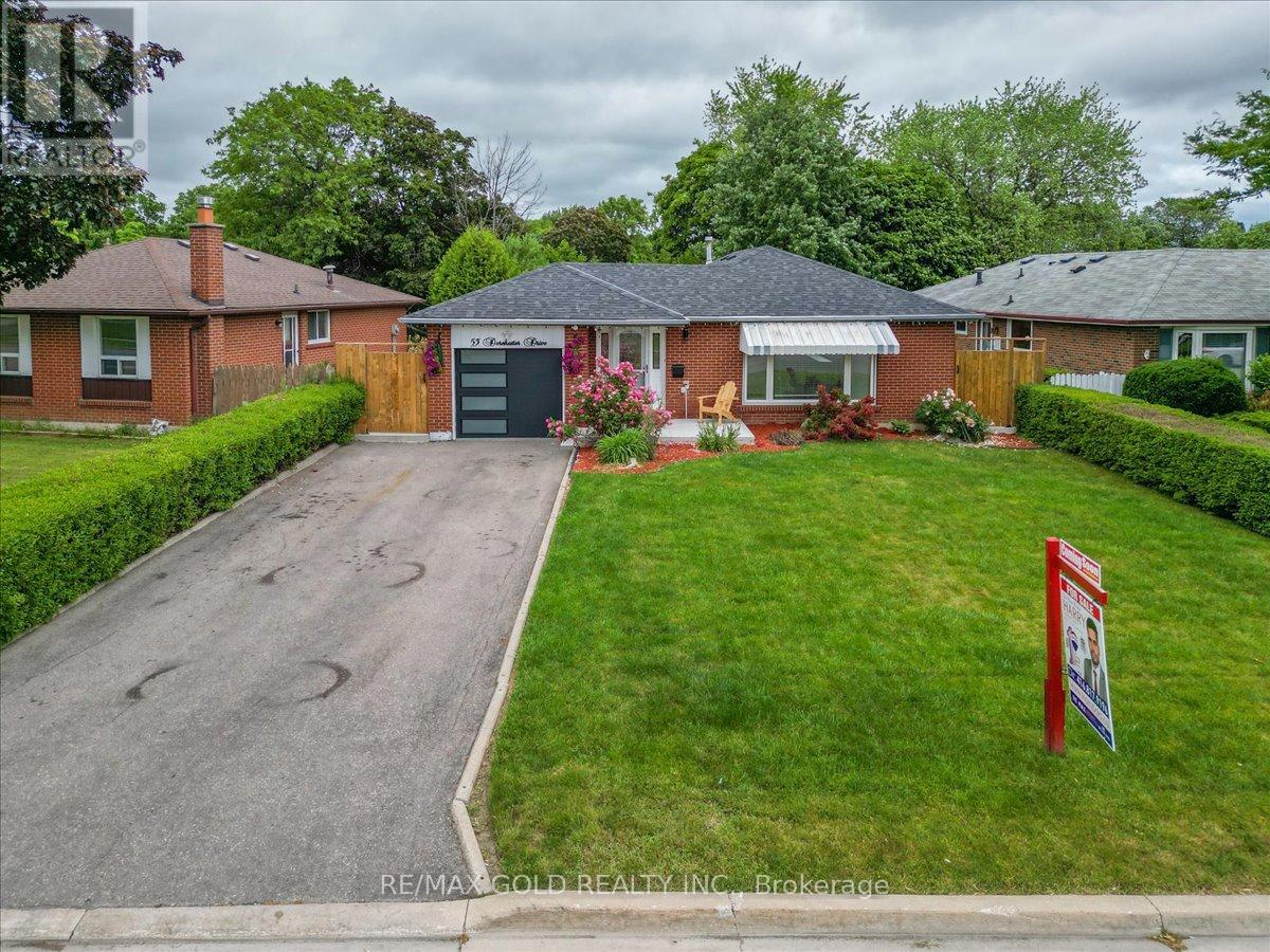 53 Dorchester Dr, Brampton, ON L6T 3E2