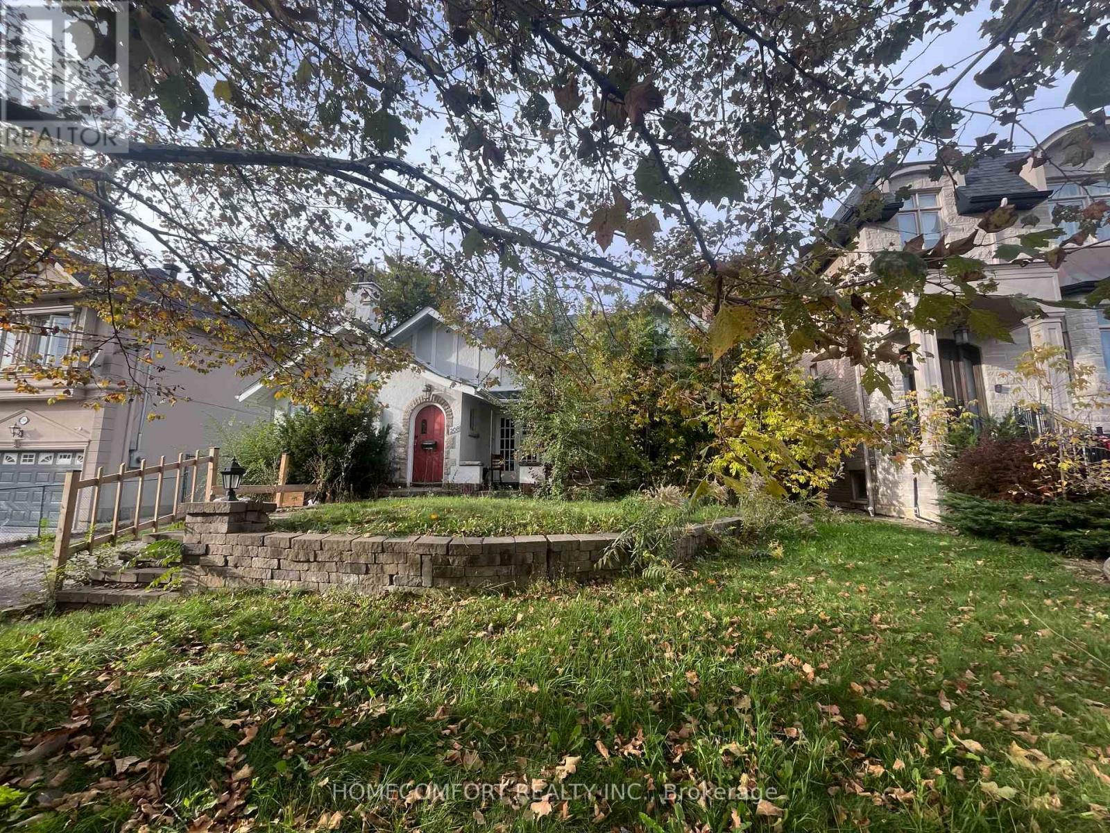 208 Hollywood Ave, Toronto, ON M2N 3K6