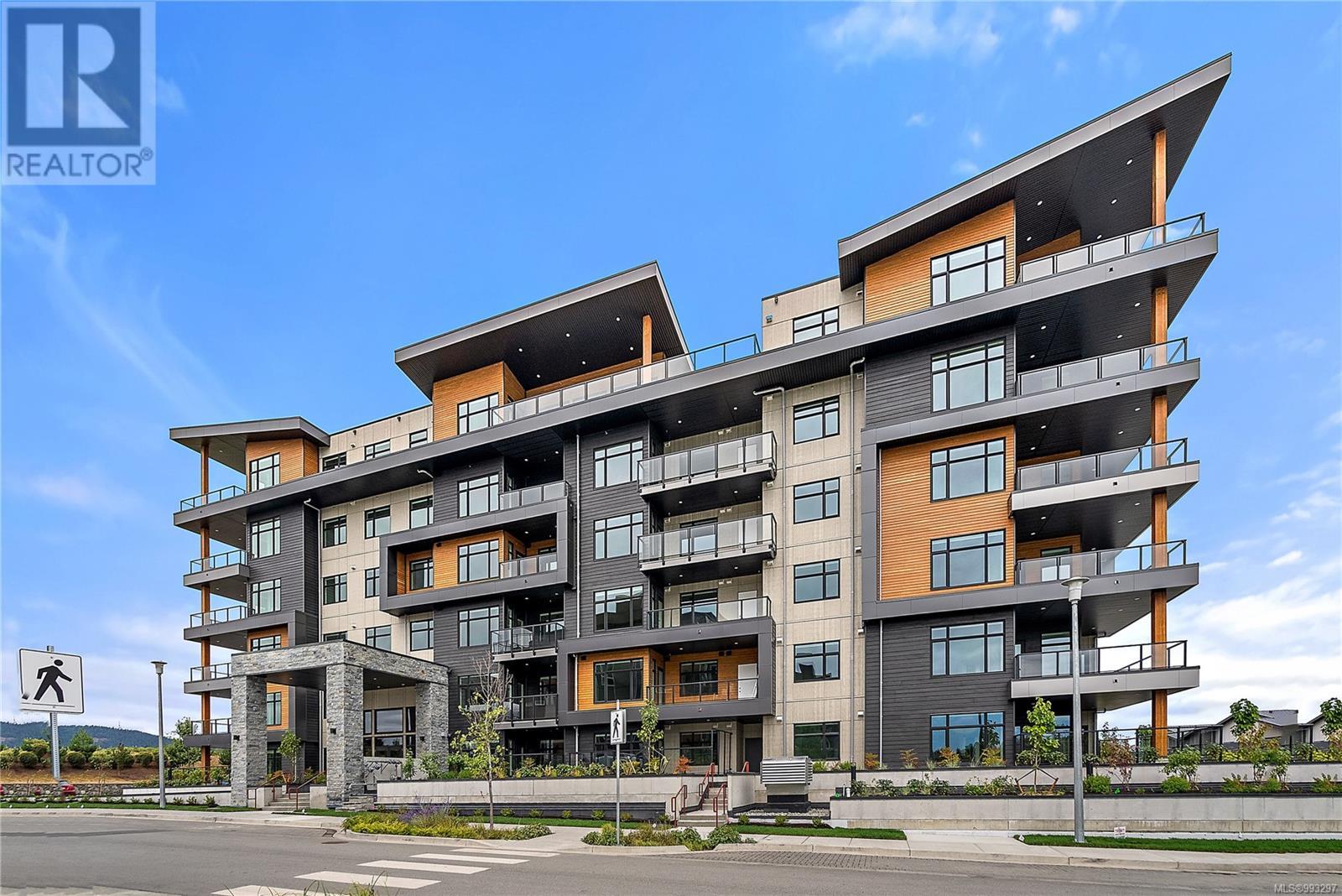 2520 Hackett Cres Unit 209 Cres, Central Saanich, BC V8M 0B9