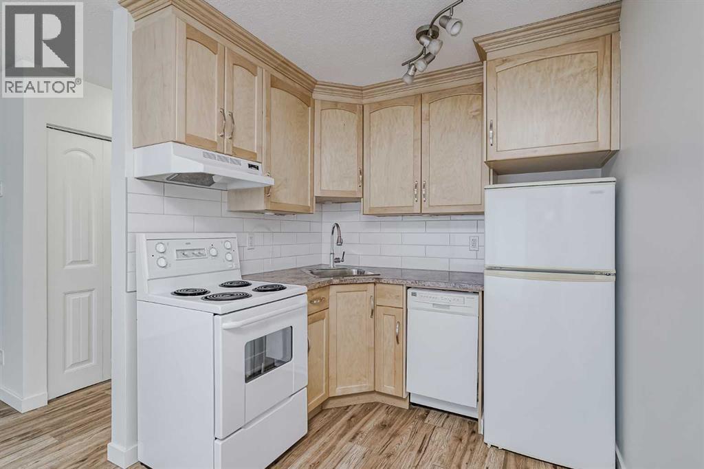 4328 75 Street Nw Unit 1, Calgary, AB T3B 2M8