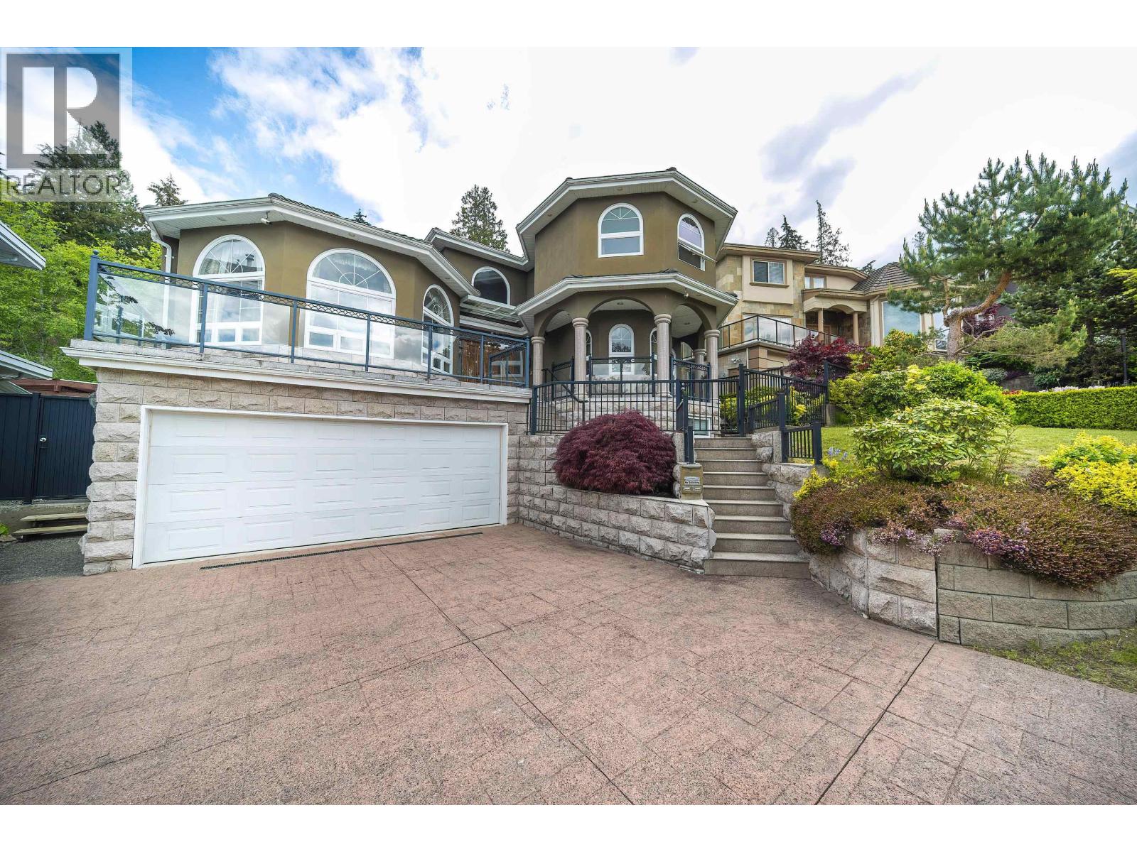 7353 Union St, Burnaby, BC V5A 1J1