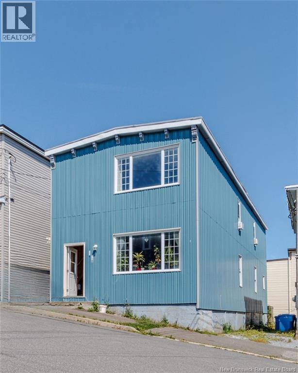 116-118 Lancaster St, Saint John, NB E2M 1H9