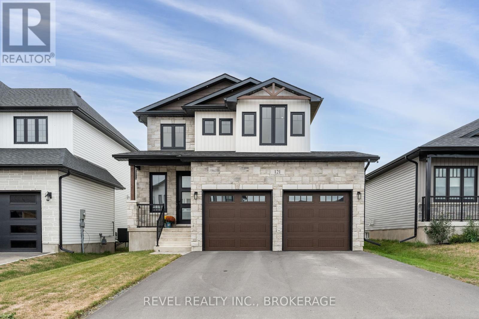 121 Creighton Dr, Loyalist, ON K0H 2H0