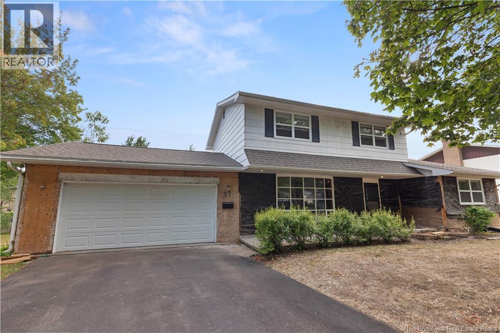 37 Berkley Dr, Riverview, NB E1B 2L4