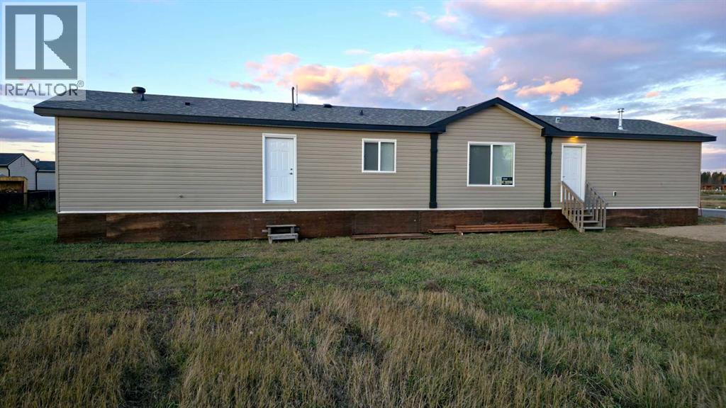 18 Shoreline Dr, Whitecourt, AB T7S 1T5