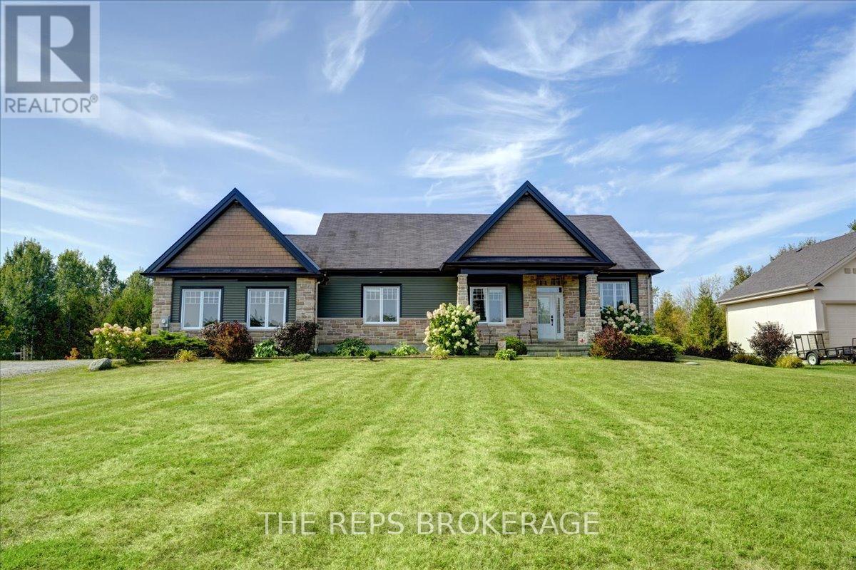 206 Country Lane Dr W, Beckwith, ON K7C 3P2