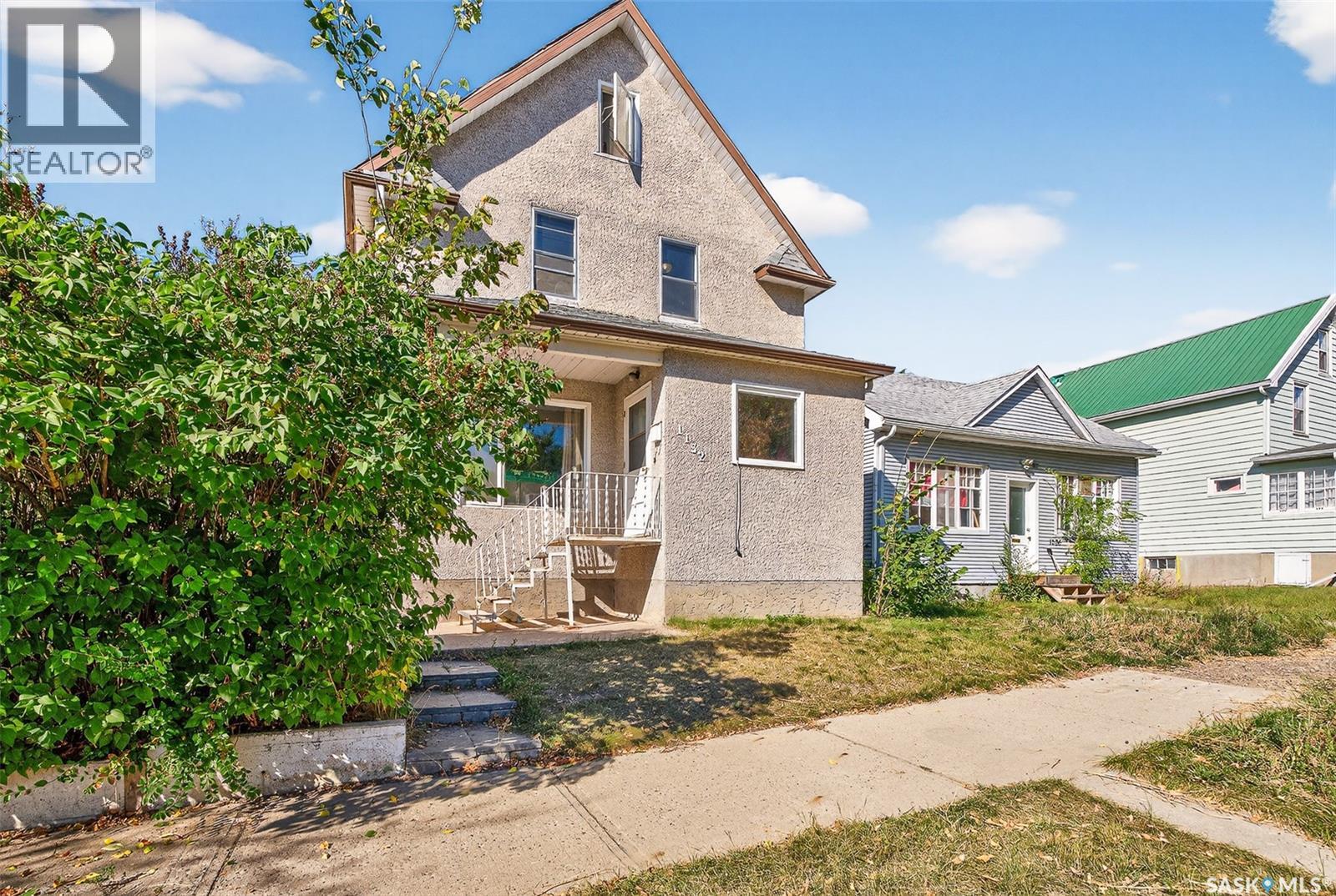 1132 2nd Avenue Northeast, Moose Jaw, SK S6H 1C6