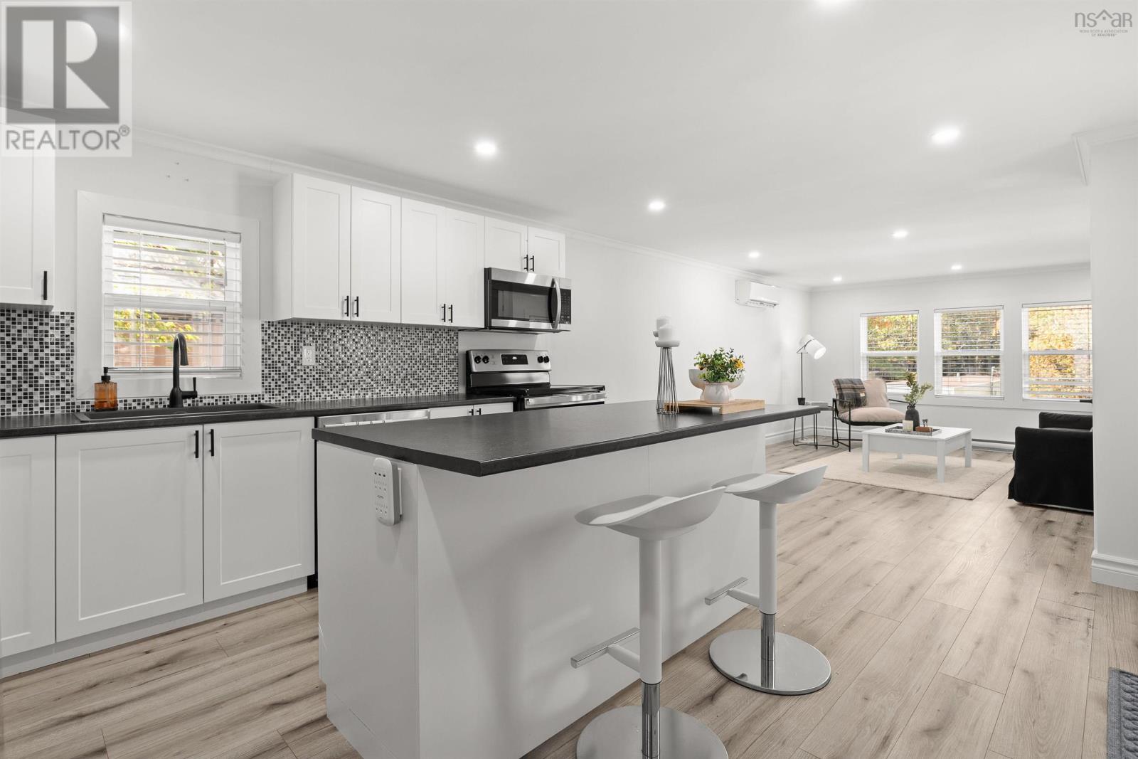 18 Commodore Ave, Middle Sackville, NS B4E 3B2