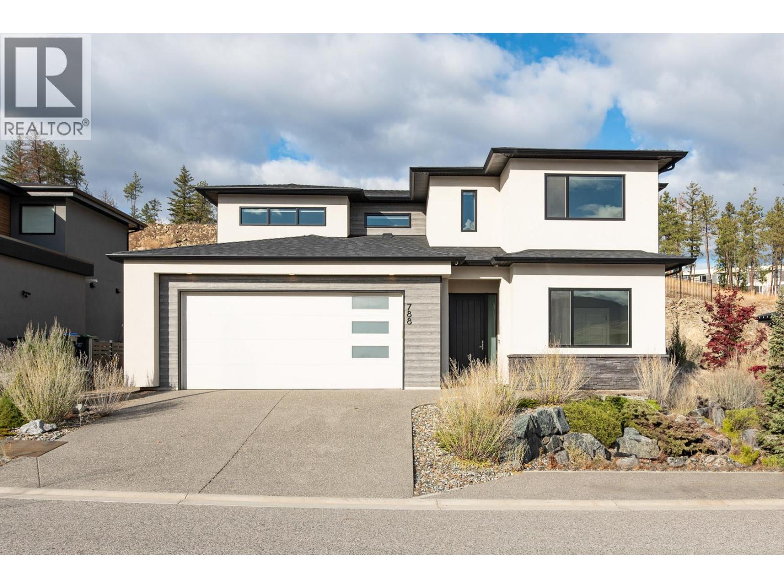 788 Acadia St, Kelowna, BC V1V 0A8