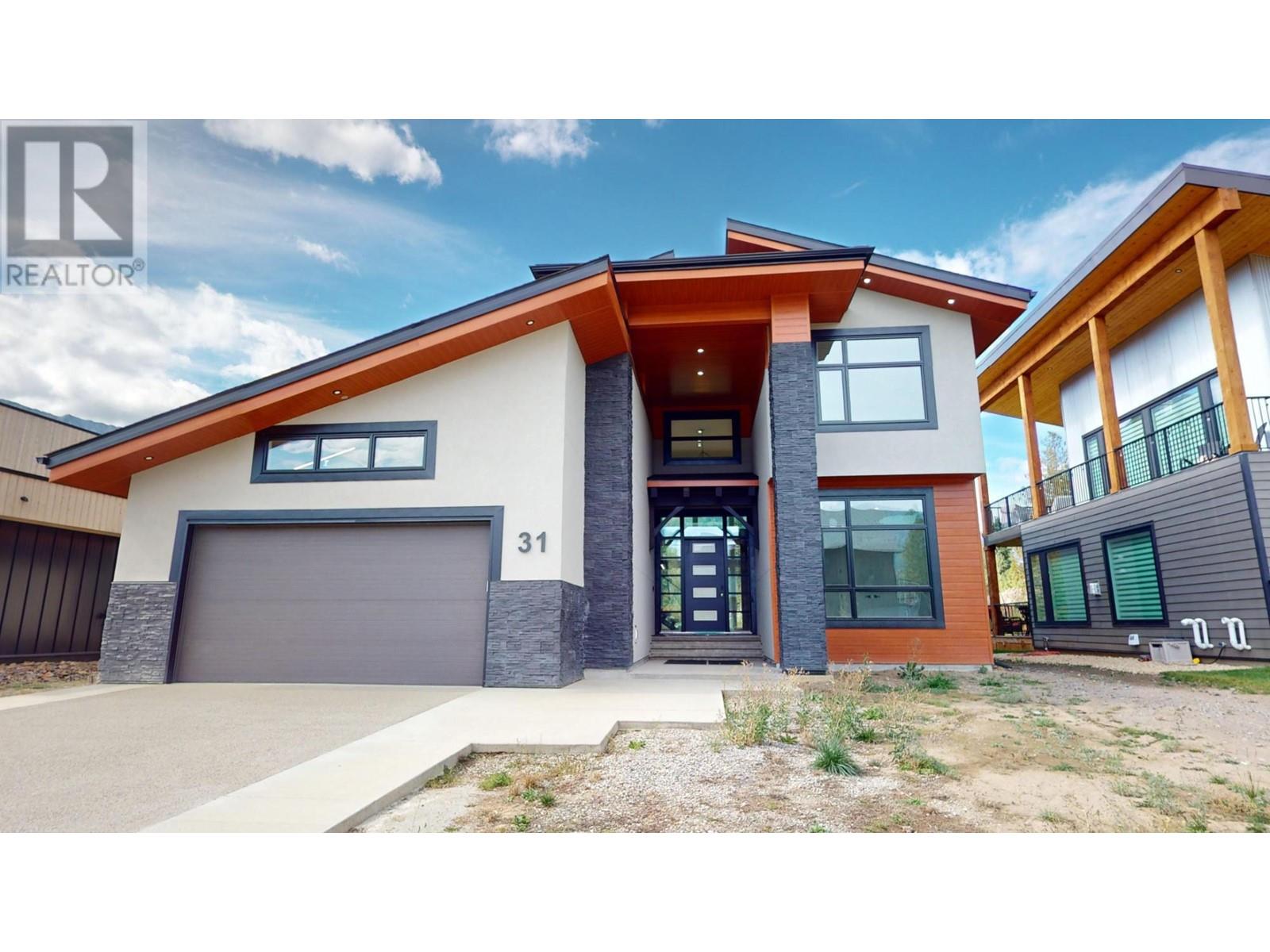 31 Mammoth Dr, Fernie, BC V0B 1M1