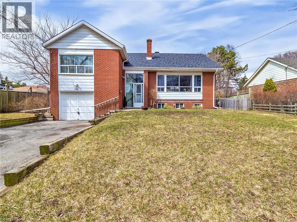 1821 Christopher Rd, Mississauga, ON L5J 2K7