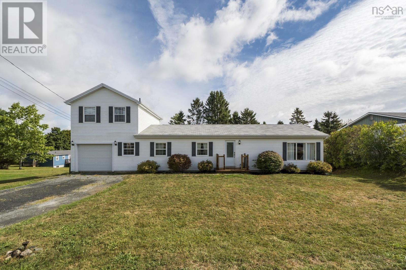 5 Pleasant St, Hantsport, NS B0P 1P0