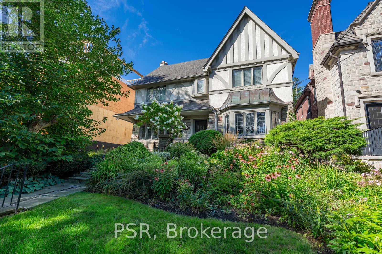 164 Forest Hill Rd, Toronto, ON M5P 2M9