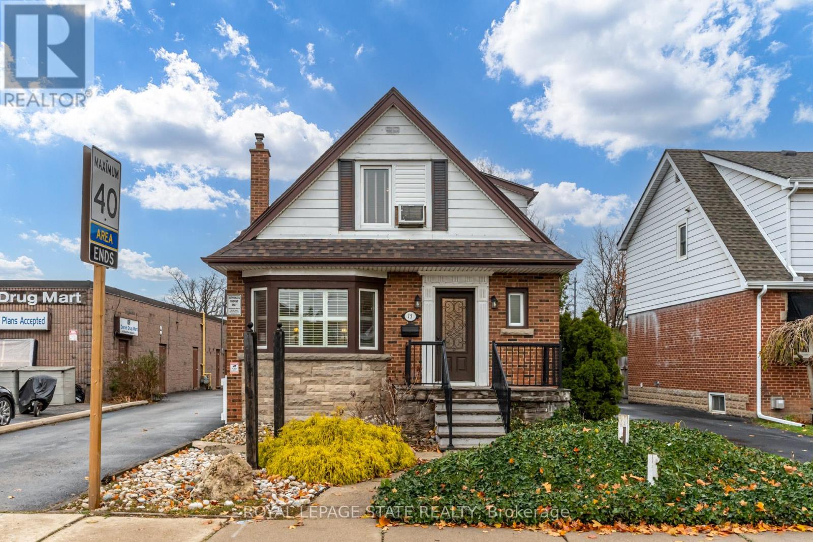 15 Empress Ave, Hamilton, ON L9A 1M1