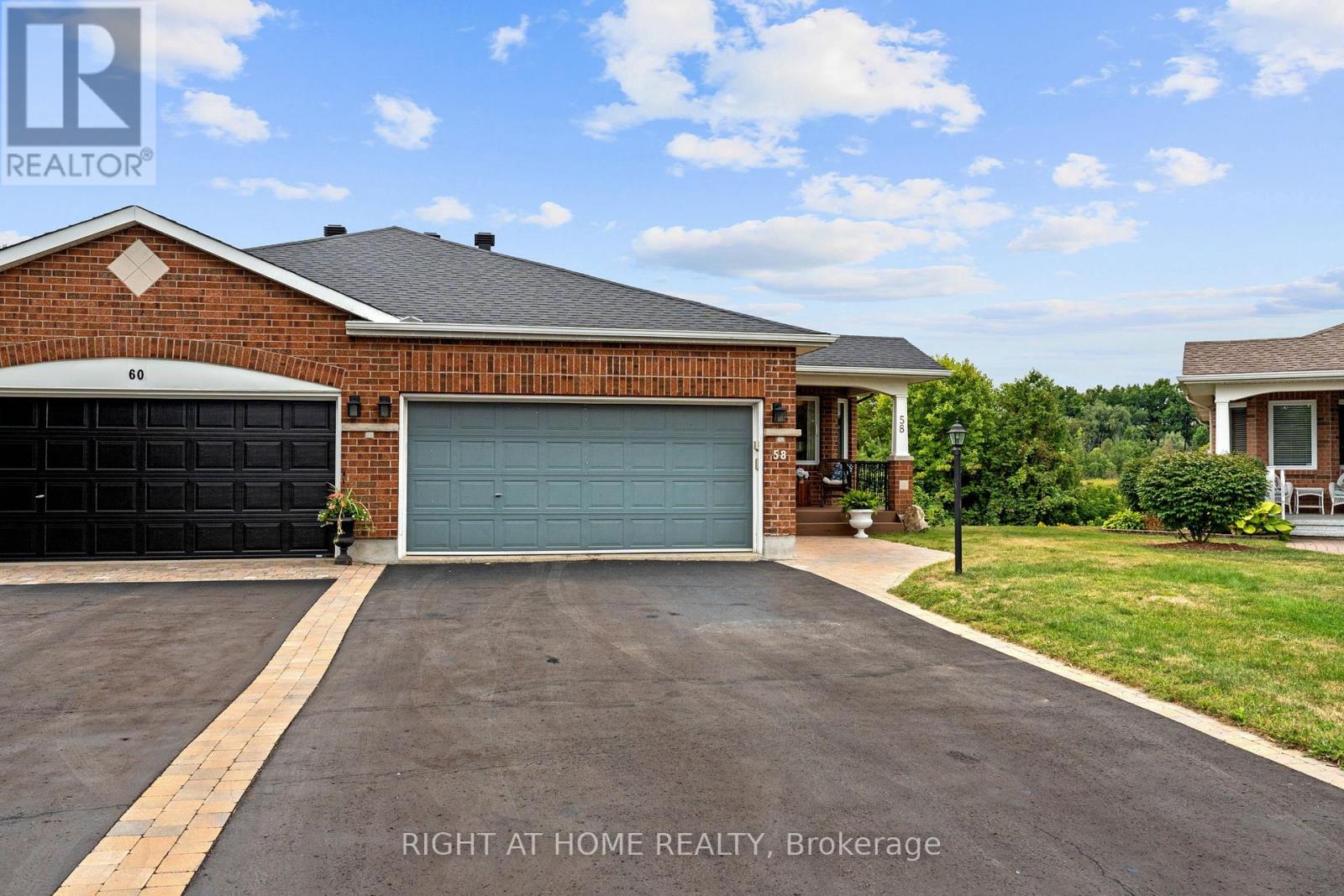 58 Amberlakes Dr, Ottawa, ON K2S 2A2