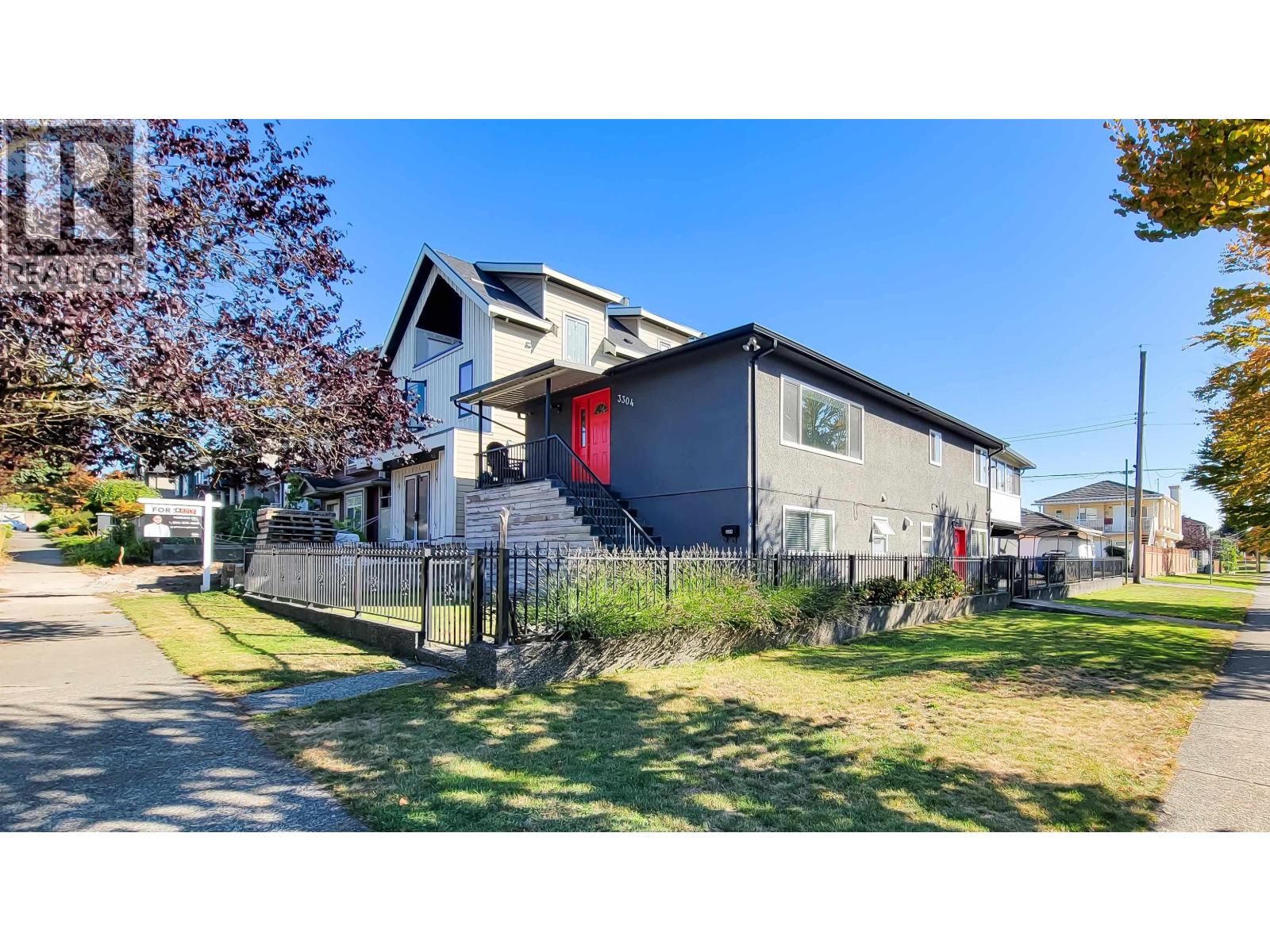 3304 Venables St, Vancouver, BC V5K 2S8