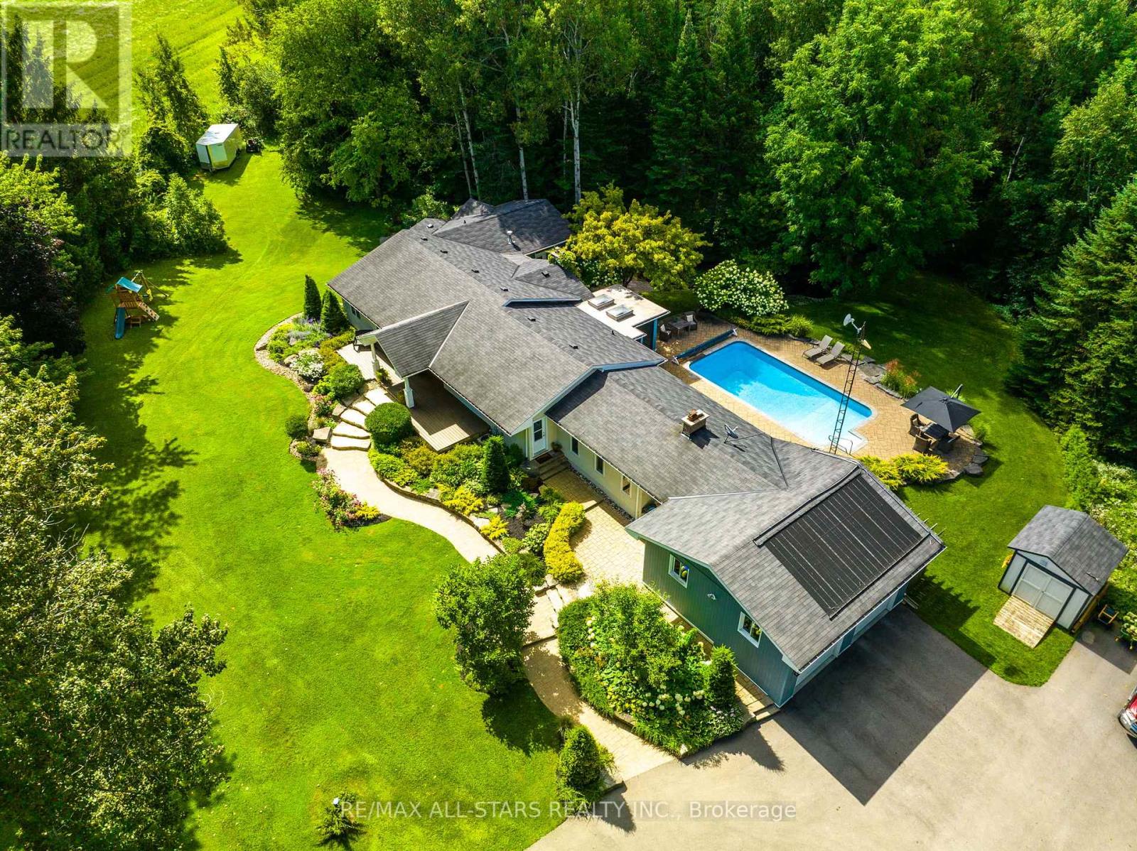 523 Davis Dr, Uxbridge, ON L9P 1R1
