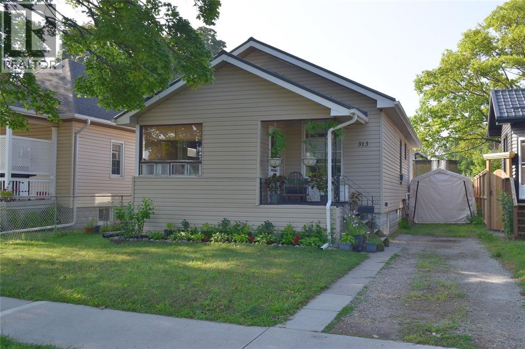 313 Talfourd St, Sarnia, ON N7T 1P4
