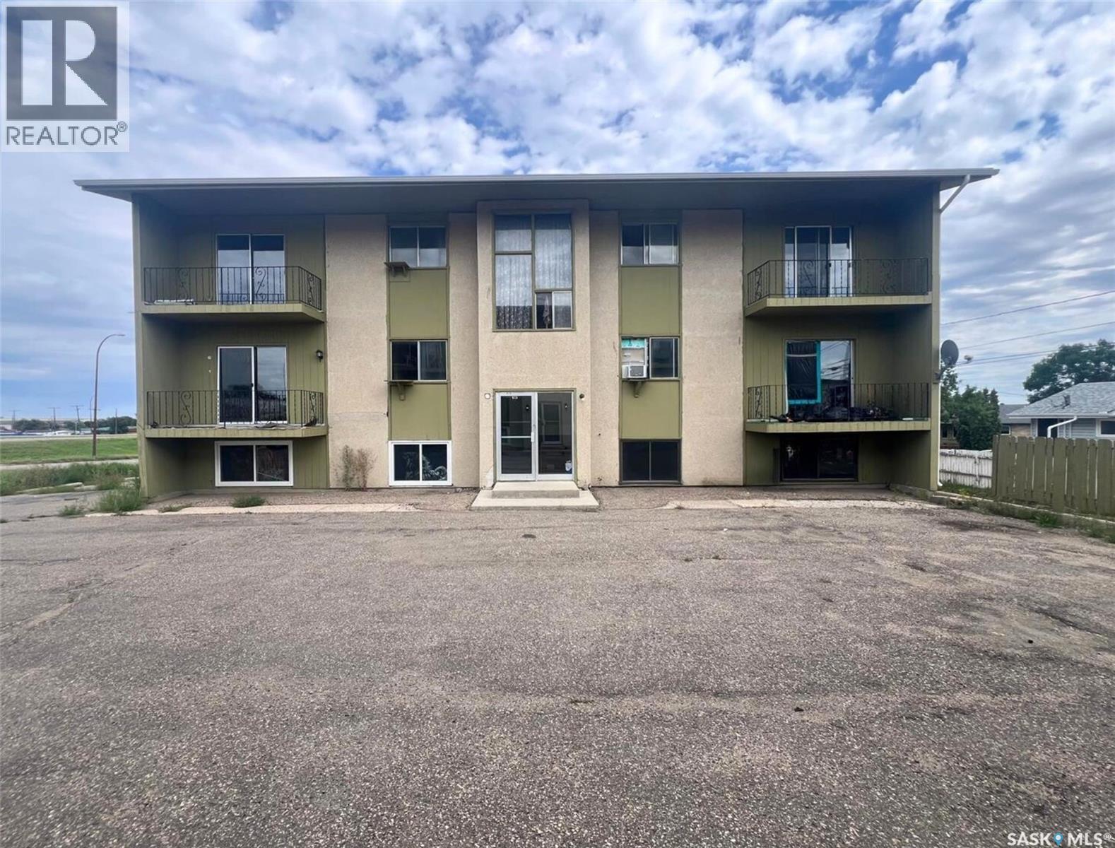 210 Begg St W, Swift Current, SK S9H 0K5